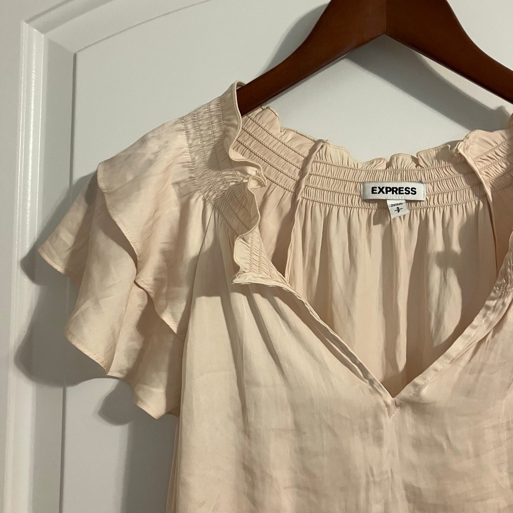 Express silky ruffle v-neck blouse flutter sleeves light peach color Women's S - Picture 3 of 12